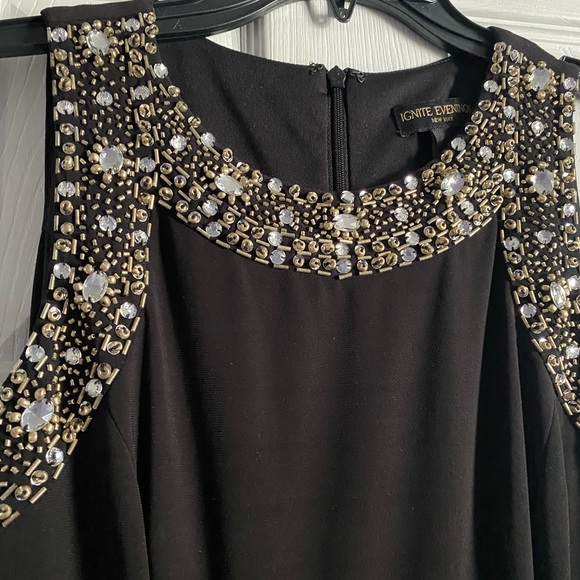 PROM DRESS - Picture 2 of 3